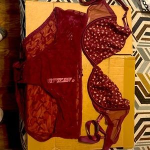 Victorias Secret Bra 38c w/ matching panty Large